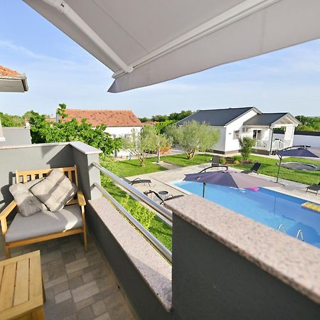 Apartment Amelie - With Pool And Sauna! Galovac  Экстерьер фото
