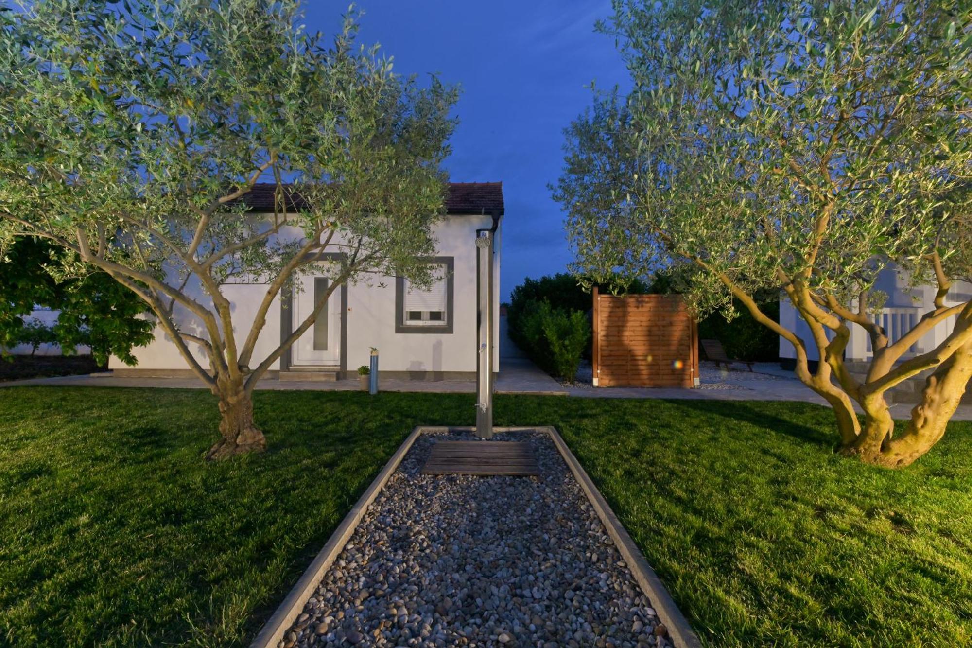 Apartment Amelie - With Pool And Sauna! Galovac  Экстерьер фото