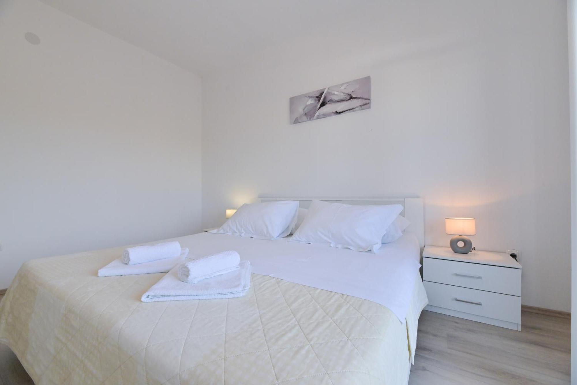 Apartment Amelie - With Pool And Sauna! Galovac  Экстерьер фото